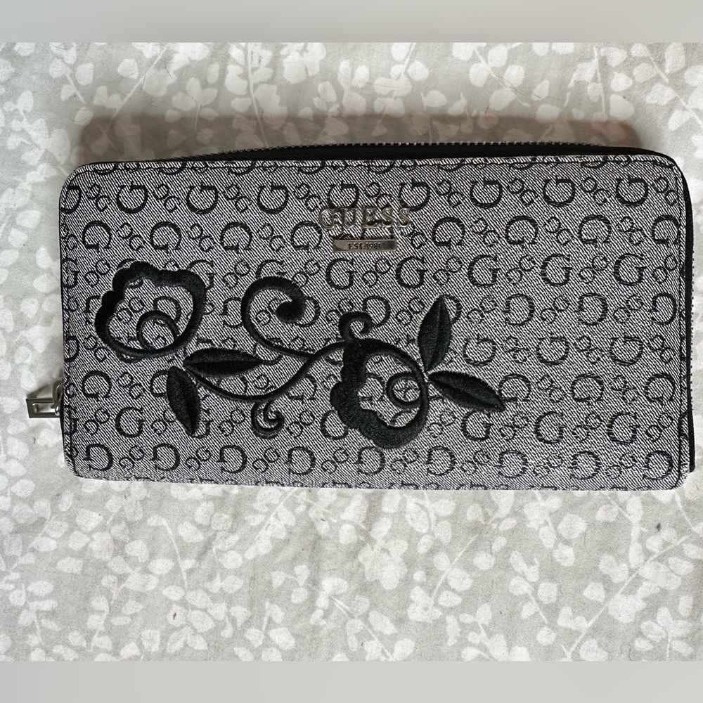 Woman’s Guess Embroidered Black Curran  SLG Single Zip Around Clutch Wallet